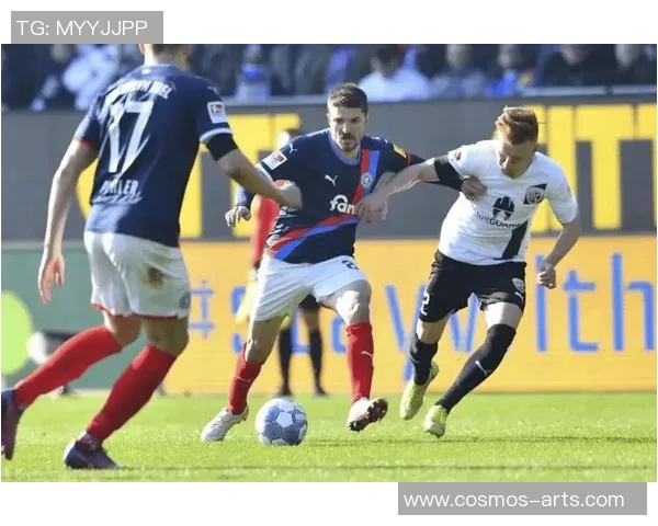 达姆斯塔与德累斯顿的激烈对决揭示足球战术的精彩博弈与球队实力的较量